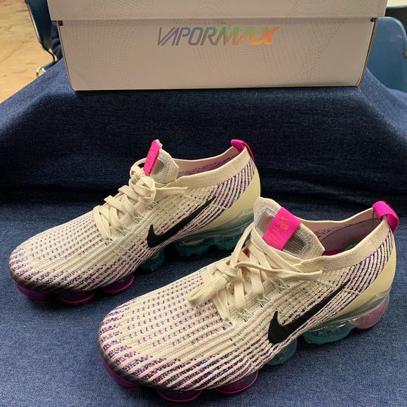 Nike Air VaporMax Flyknit3 Fossil Pistachio Frost - Picture 4 of 11